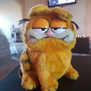 Vintage 1981 Dakin Sitting Garfield Old Style Fat Cat Plush 9" Stuffed Plush tag